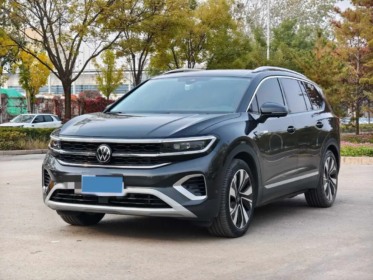 2023 Volkswagen Talagon 2.0T 220HP L4 7DCT