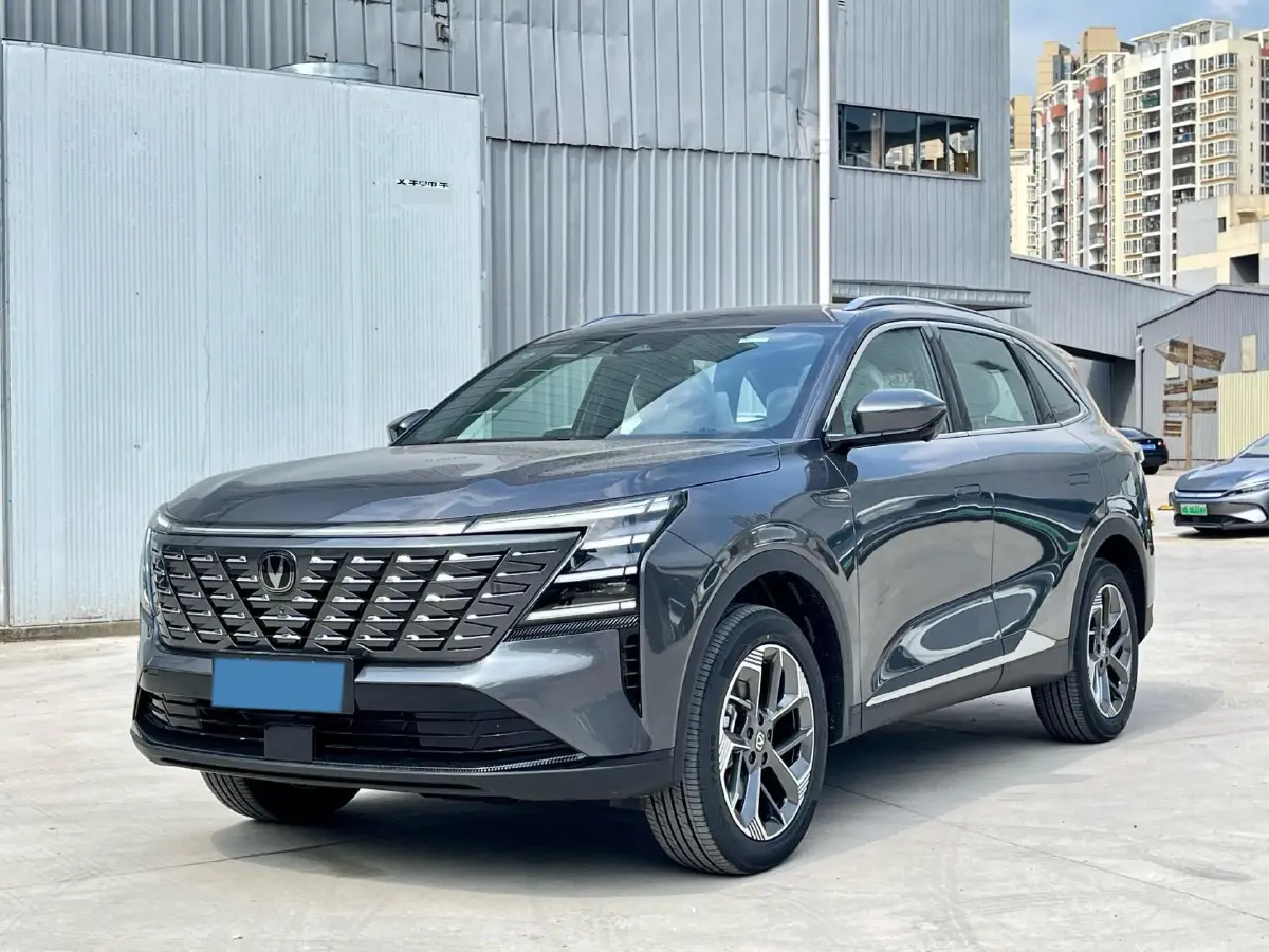 2025 ChangAn CS75 Plus 1.5T 192HP L4 8AT
