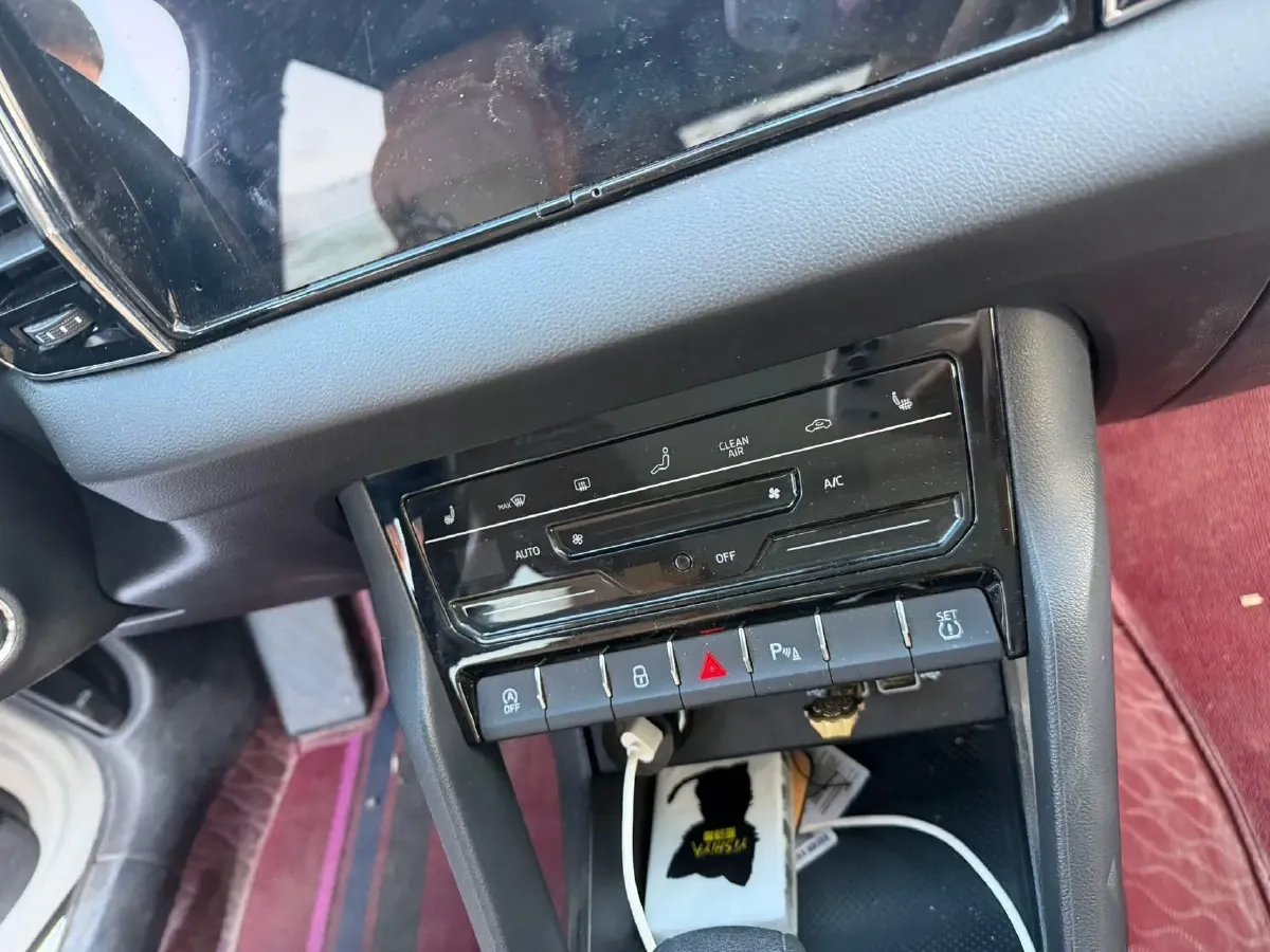 2022 Skoda Karoq 1.4T 150HP L4 7DCT,autocango,china used car exporter,china ev exporter,chinese used car exporter,chinese used ev exporter