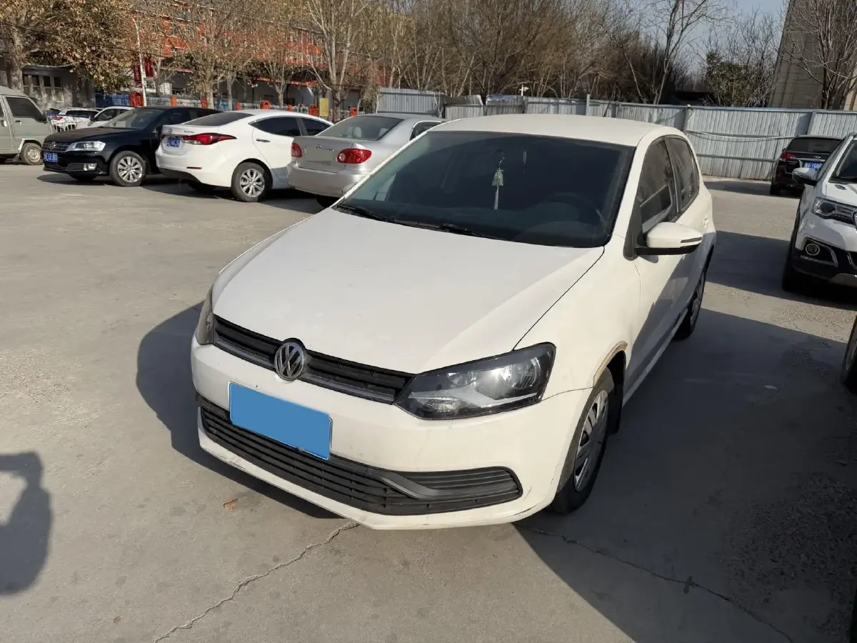 2016 Volkswagen Polo 1.4L 90HP L4 6AT