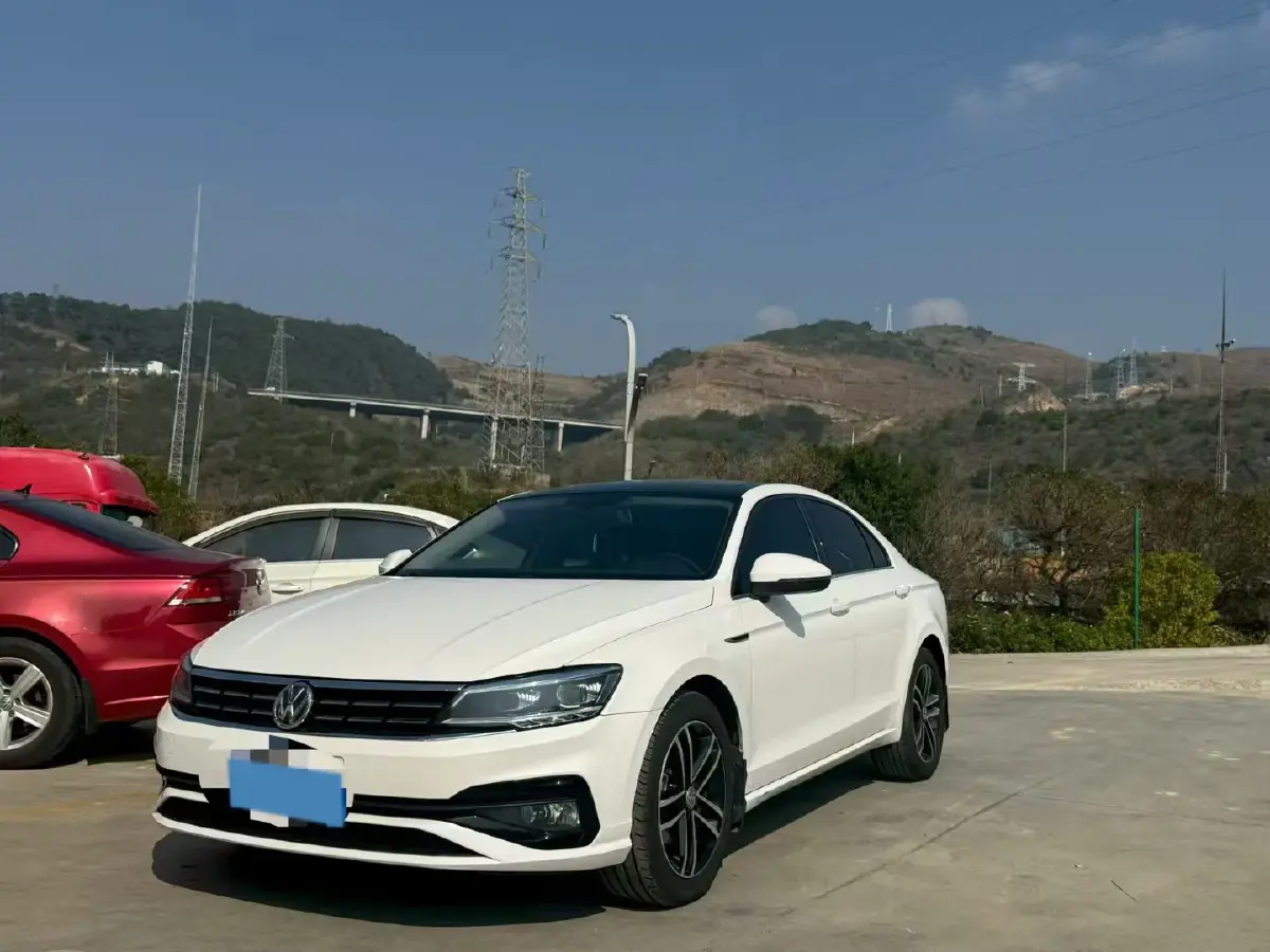 2019 Volkswagen Passat 1.4T 150HP L4 7DCT