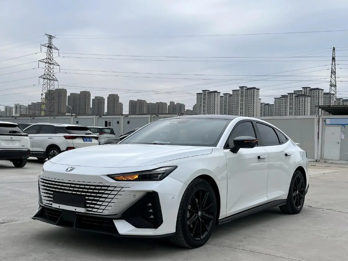 2023 ChangAn UNI-V 1.5T 188HP L4 7DCT