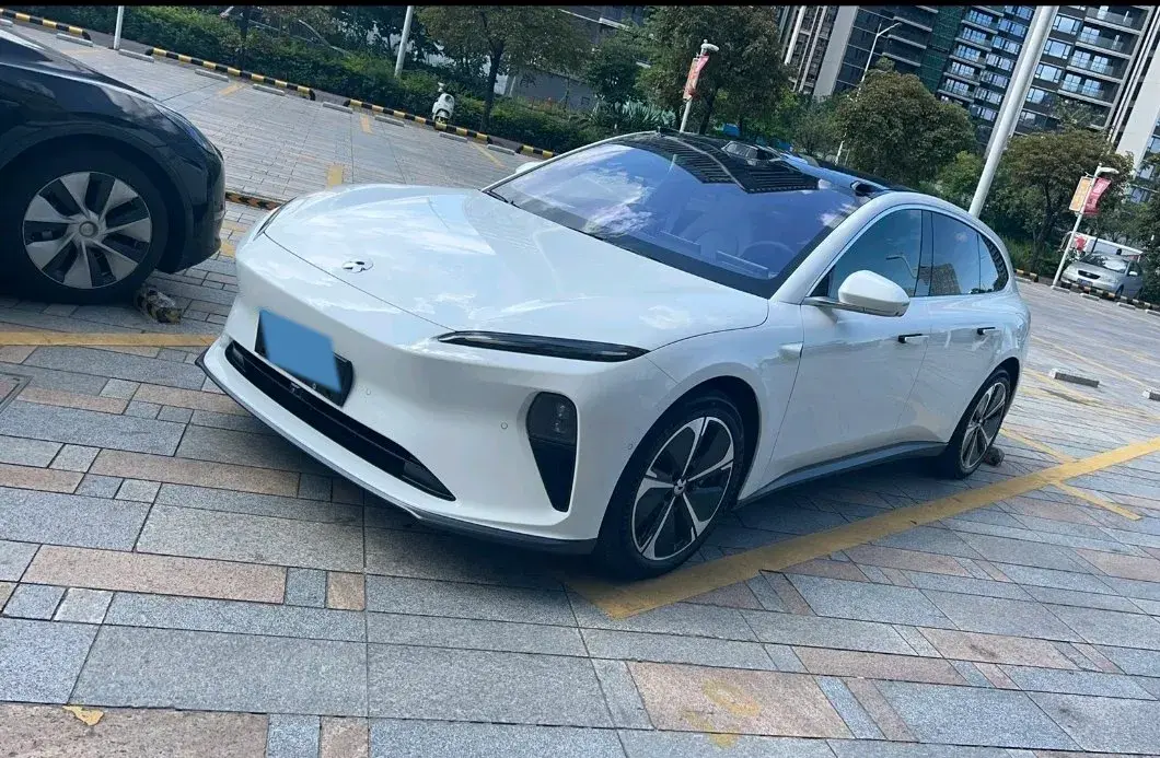 2023 NIO ET5T BEV 75KWH