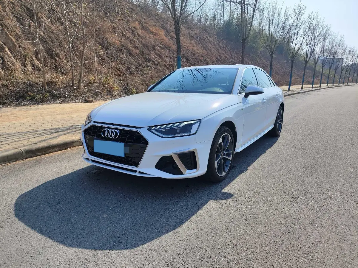 2024 Audi A4L 2.0T 190HP L4 7DCT
