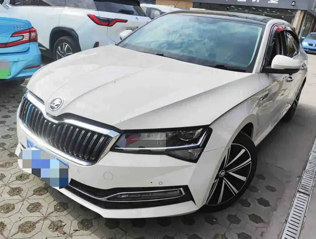 2021 Skoda Superb 2.0T 186HP L4 7DCT