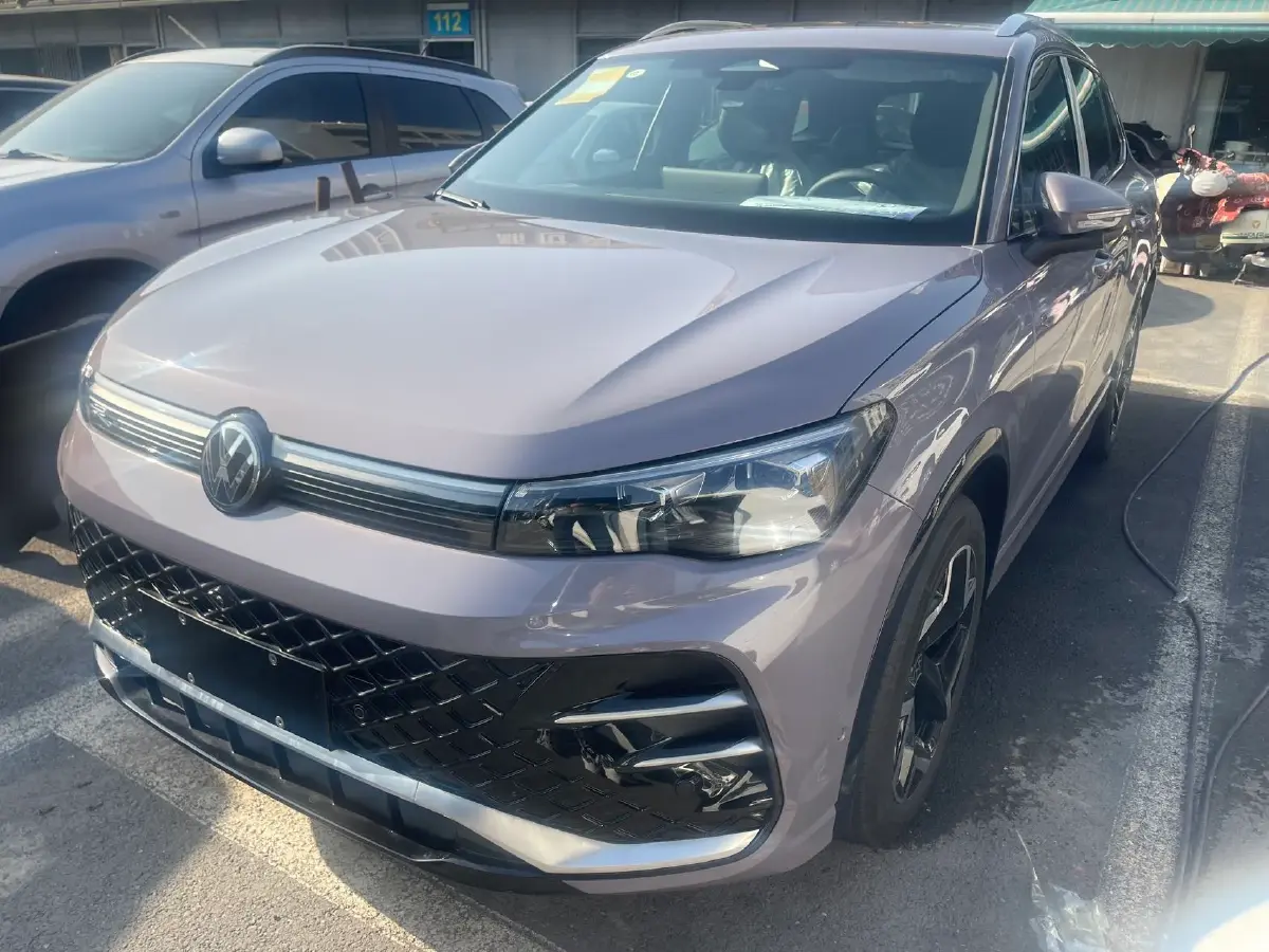 2024 Volkswagen Tiguan L 2.0T 186HP L4 7DCT