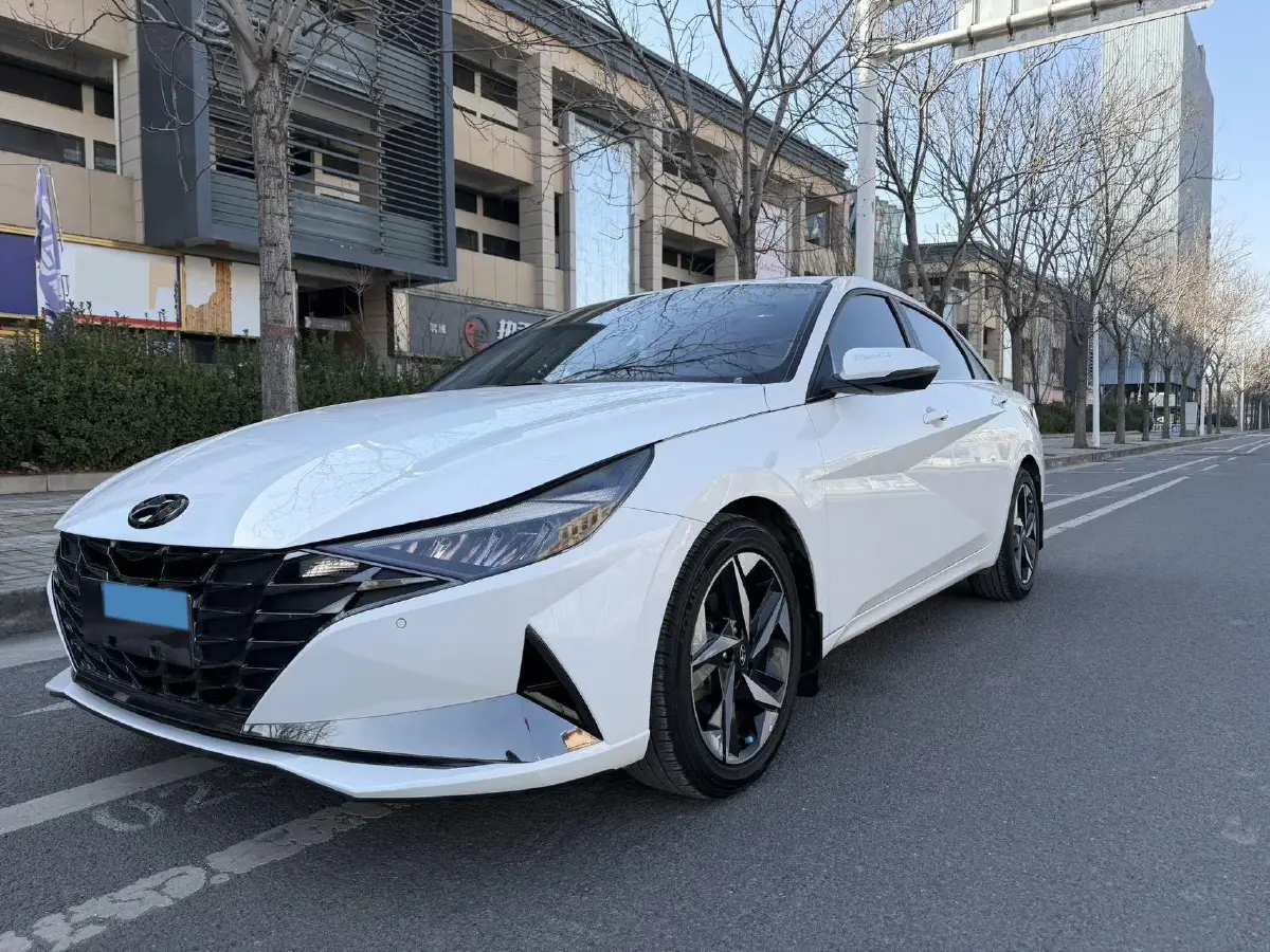 2023 Hyundai Elantra 1.5L 115HP L4 CVT