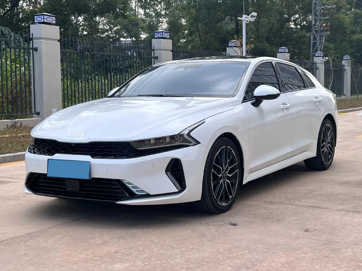 2021 Toyota Camry 2.0L 178HP L4 CVT
