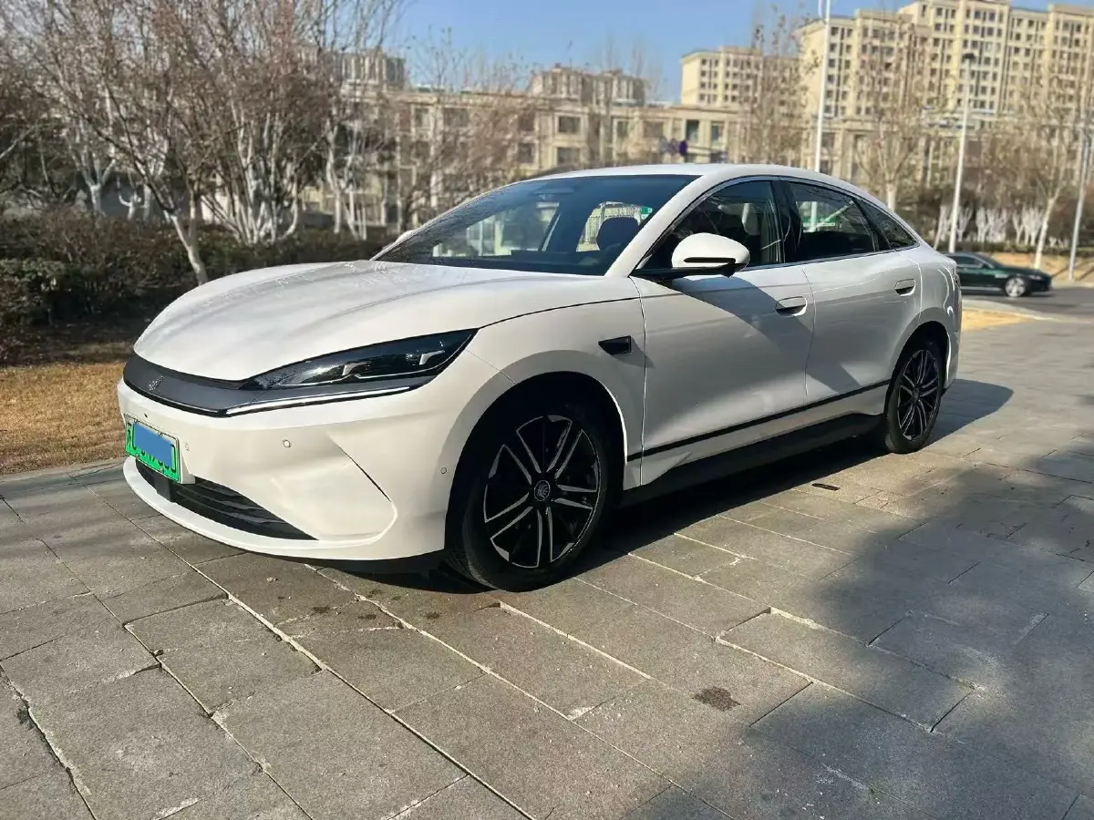 2025 BYD QinL BEV