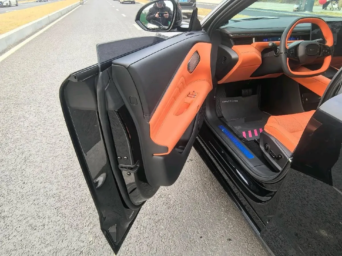 2025 LYNK&CO 10 EM-P 1.5T 163HP L4 3DHT PHEV,autocango,china used car exporter,china ev exporter,chinese used car exporter,chinese used ev exporter