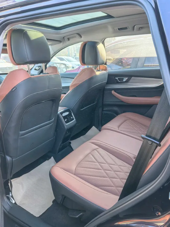 2021 Chery Tiggo 8 Plus 1.6T 197HP L4 7DCT,autocango,china used car exporter,china ev exporter,chinese used car exporter,chinese used ev exporter