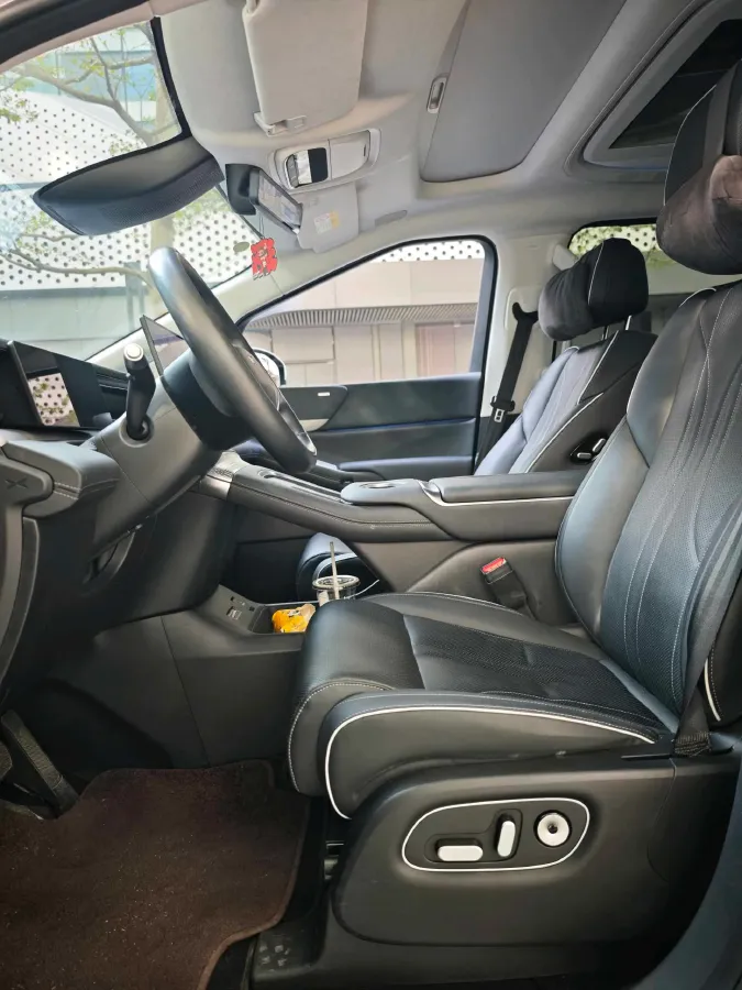 2024 Xpeng X9 BEV 101.5KWH,autocango,china used car exporter,china ev exporter,chinese used car exporter,chinese used ev exporter