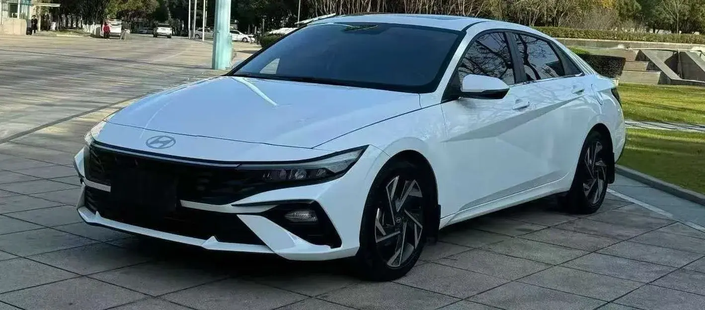 2023 Hyundai Elantra 1.5L 115HP L4 CVT