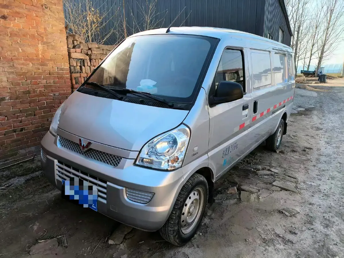 2019 WuLing RongGuang 1.5L 107HP L4 5MT