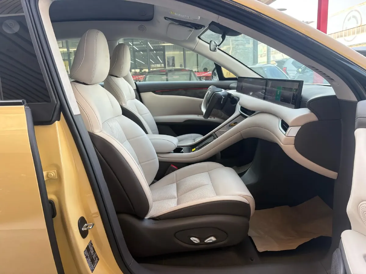 2023 IM LS6 BEV 71KWH,autocango,china used car exporter,china ev exporter,chinese used car exporter,chinese used ev exporter