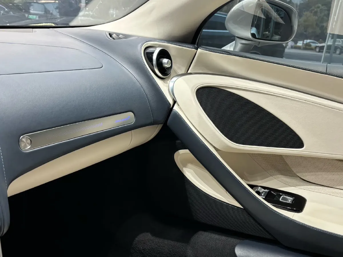 2019 Lorinser MAYBACH S Class 3.0T 367HP V6 9AT,autocango,china used car exporter,china ev exporter,chinese used car exporter,chinese used ev exporter