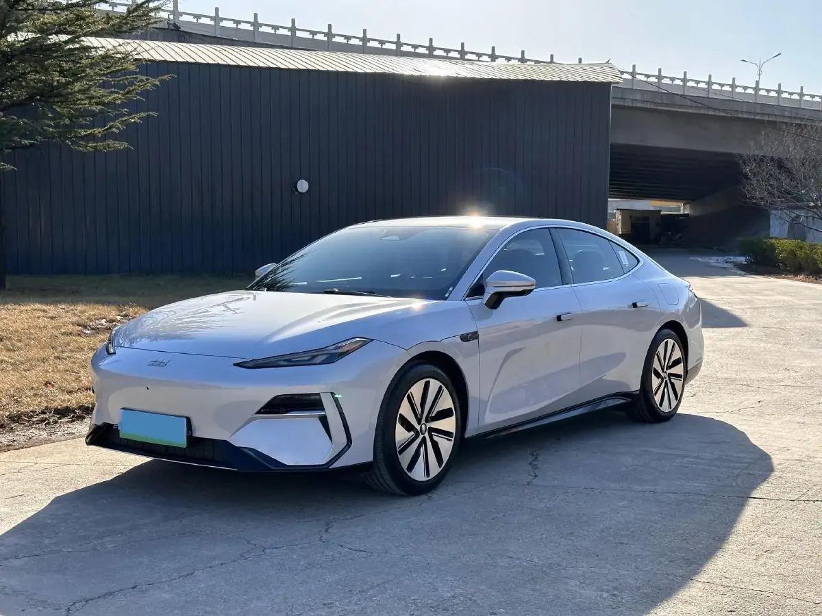 2024 Geely Galaxy E8 BEV 62KWH