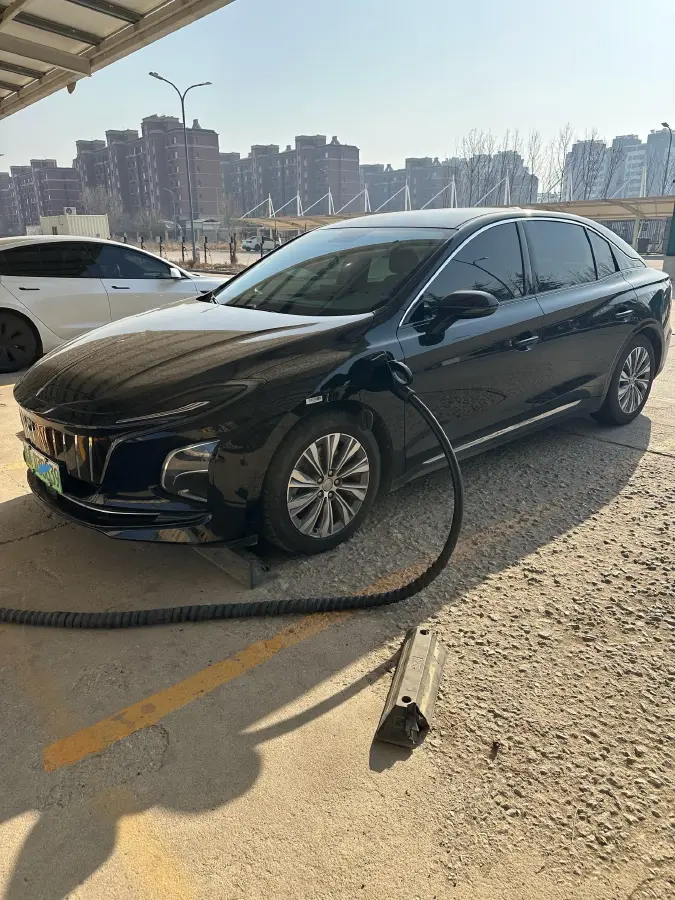 2024 HongQi E-QM5 BEV 72KWH