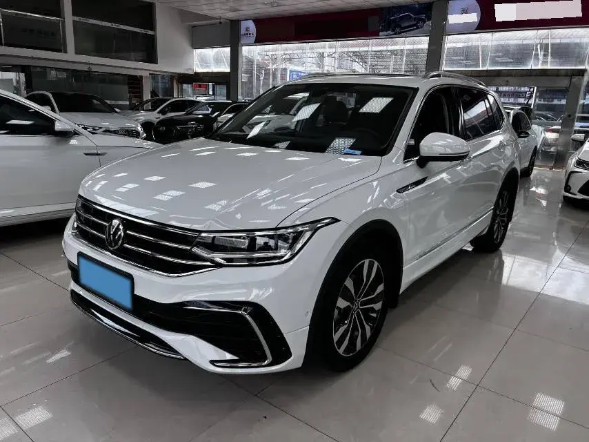 2023 Volkswagen Tiguan L 2.0T 220HP L4 7DCT