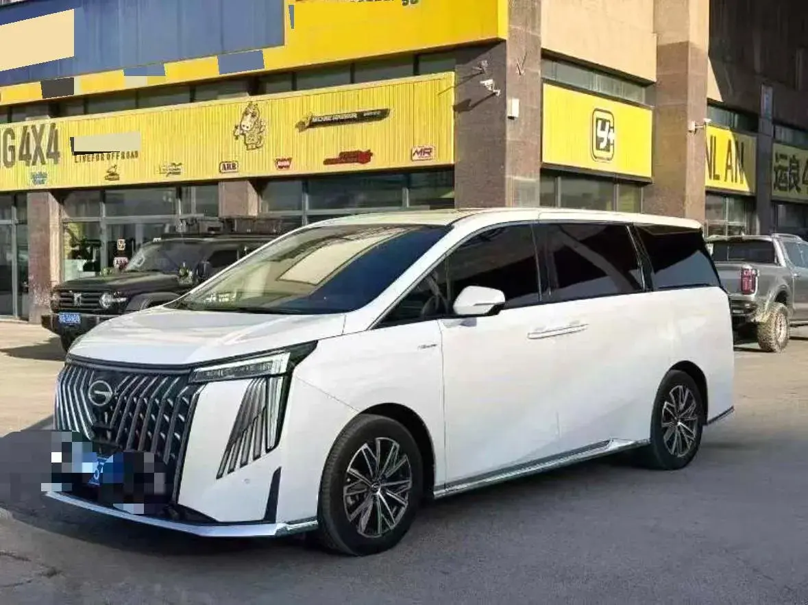 2023 GAC Trumpchi M8 2.0T 190HP L4 E-CVT Hybrid