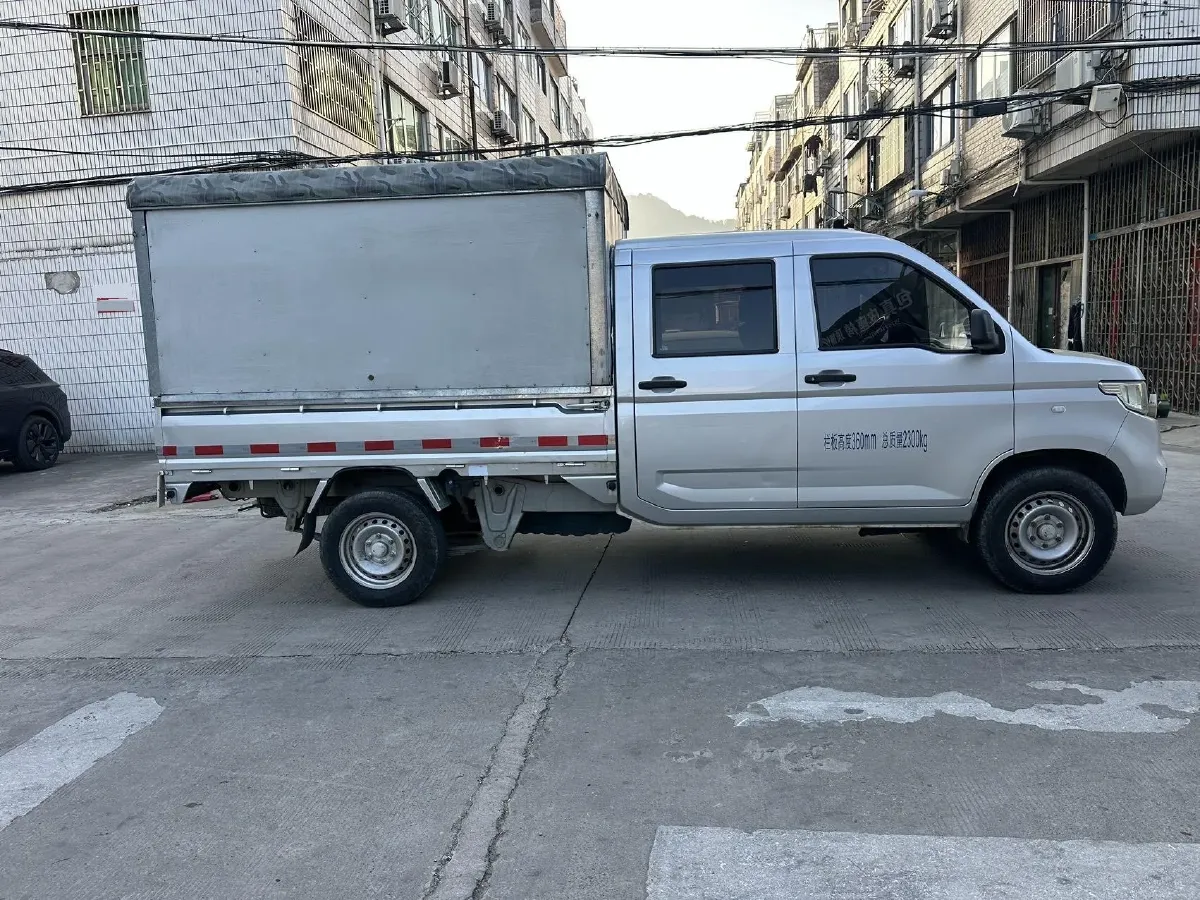 2021 NLM Motor QiTeng M70 1.5L 122HP L4 5MT,autocango,china used car exporter,china ev exporter,chinese used car exporter,chinese used ev exporter