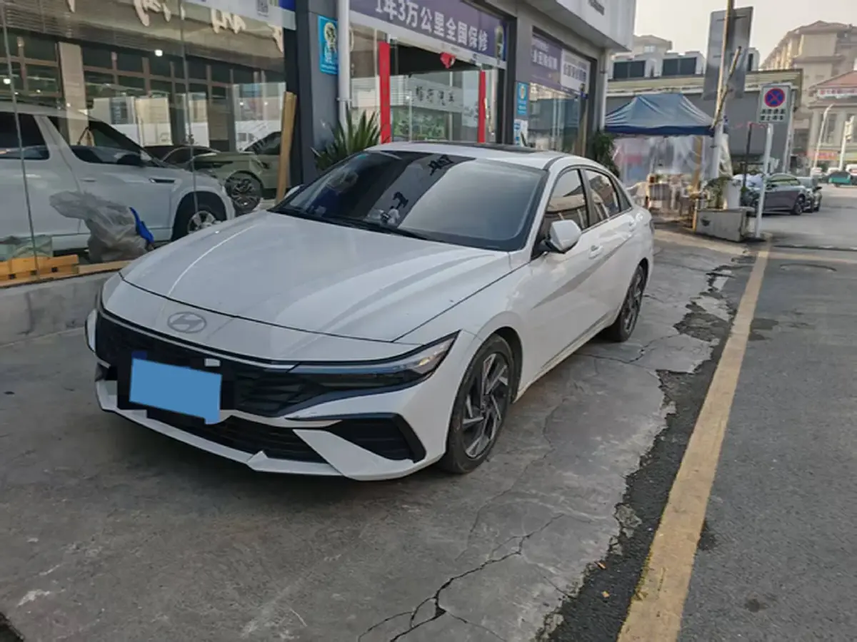 2023 Hyundai Elantra 1.5L 115HP L4 CVT