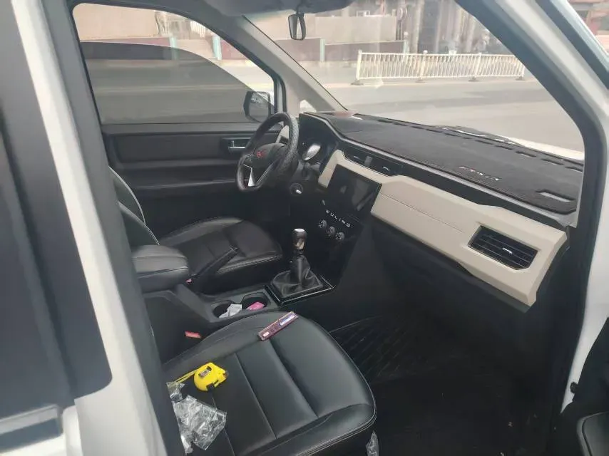 2021 WuLing ZhengChen 1.5T 147HP L4 6MT,autocango,china used car exporter,china ev exporter,chinese used car exporter,chinese used ev exporter