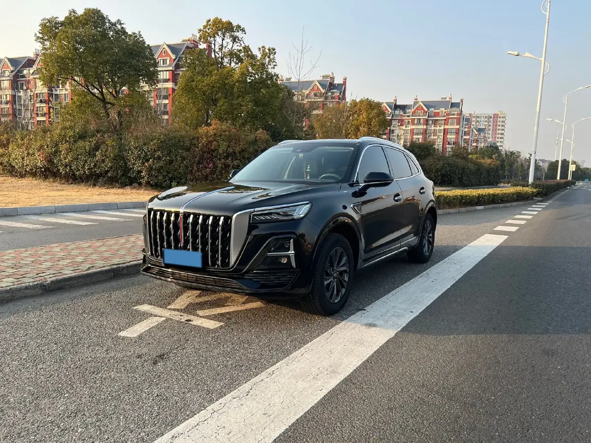 2023 HongQi HS5 2.0T 252HP L4 8AT