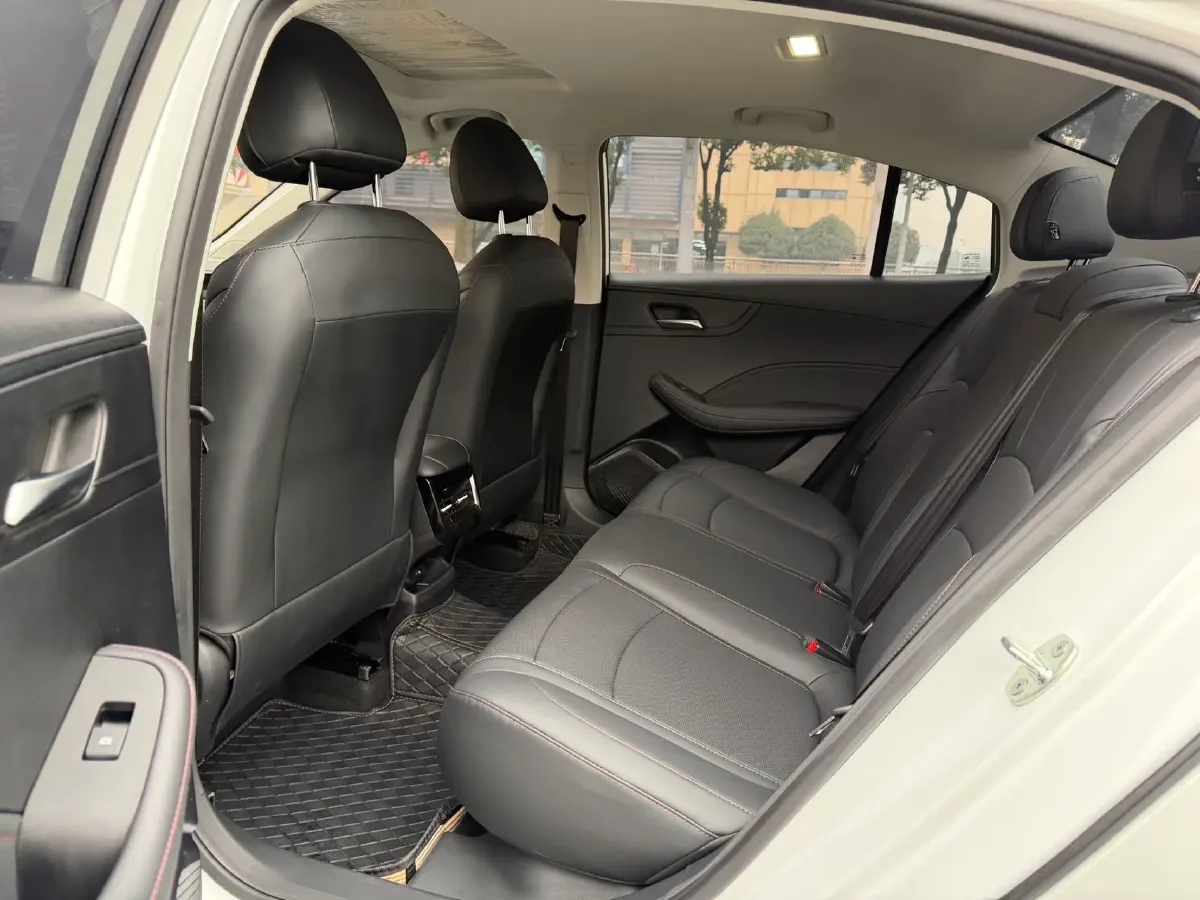2026 Roewe i5 1.5L 129HP L4 CVT,autocango,china used car exporter,china ev exporter,chinese used car exporter,chinese used ev exporter