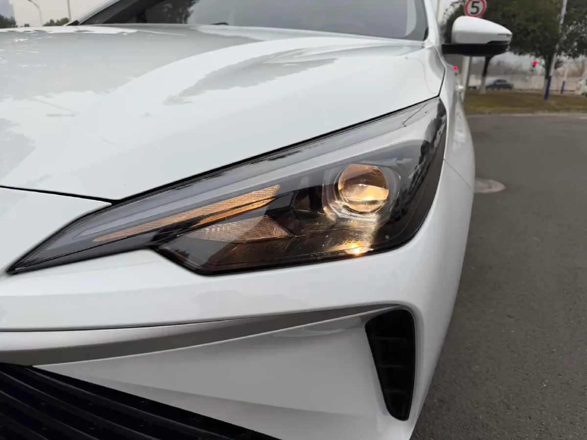 2026 Roewe i5 1.5L 129HP L4 CVT,autocango,china used car exporter,china ev exporter,chinese used car exporter,chinese used ev exporter