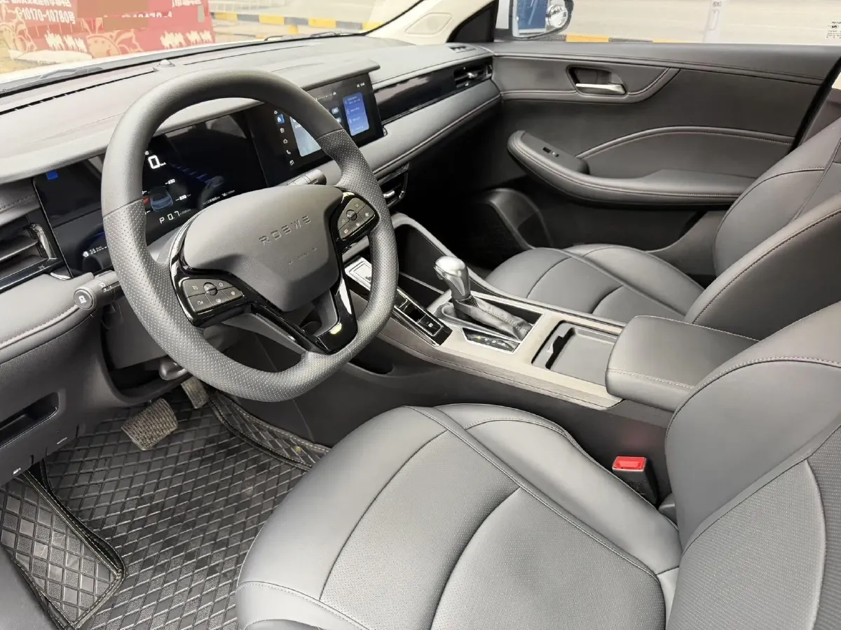 2026 Roewe i5 1.5L 129HP L4 CVT,autocango,china used car exporter,china ev exporter,chinese used car exporter,chinese used ev exporter