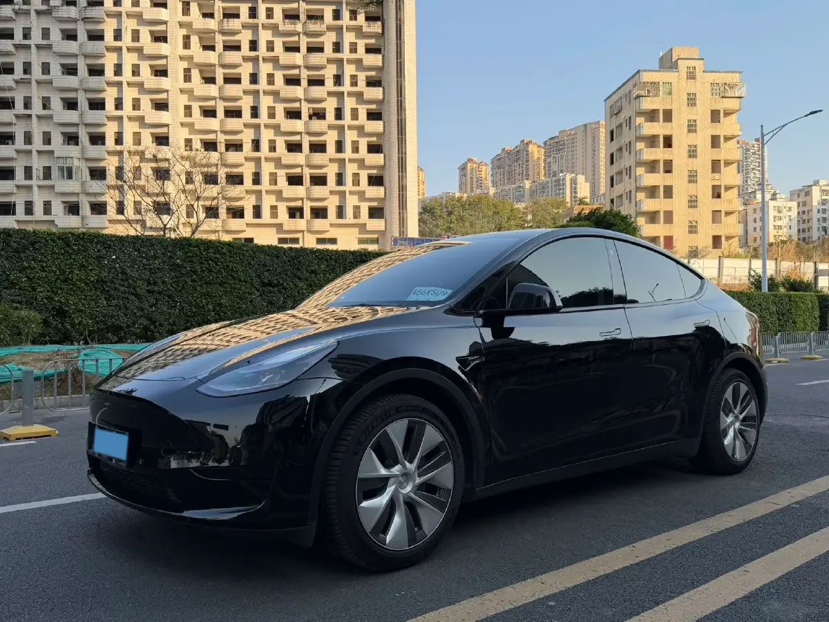 2022 Tesla Model Y BEV 60KWH