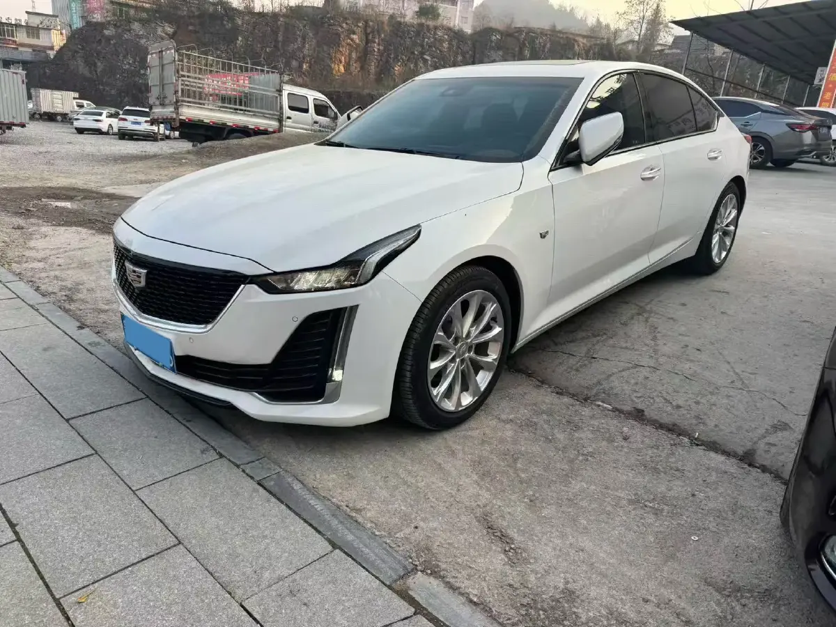 2022 Cadillac CT5 2.0T 237HP L4 10AT