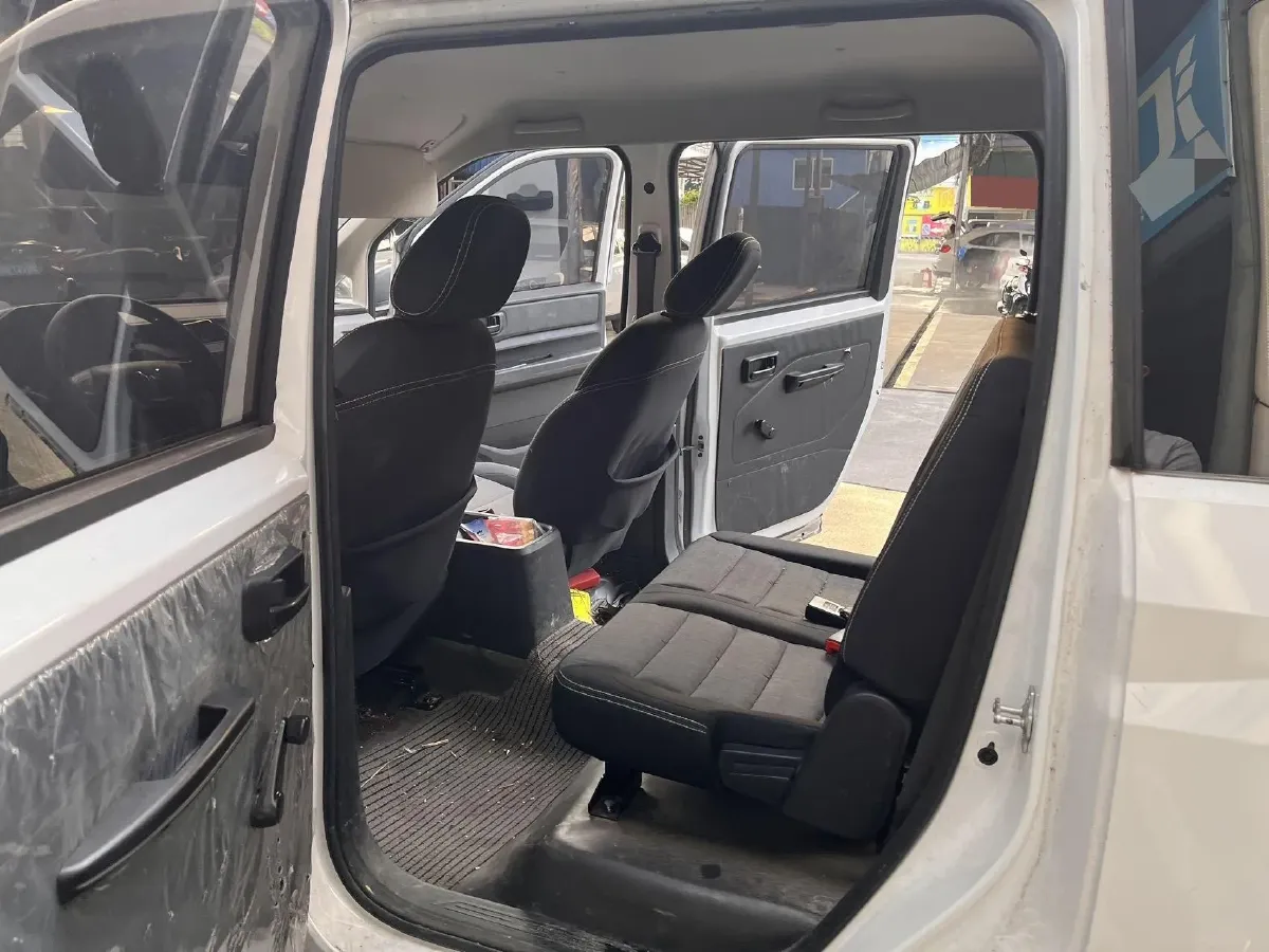 2019 Venucia M50V 1.5L 112HP L4 5MT,autocango,china used car exporter,china ev exporter,chinese used car exporter,chinese used ev exporter