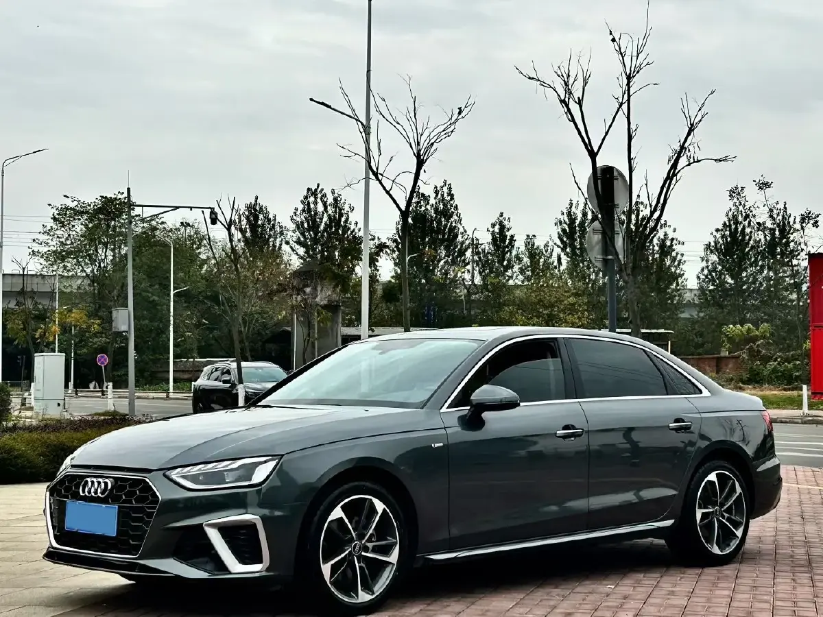 2023 Audi A4L 2.0T 190HP L4 7DCT