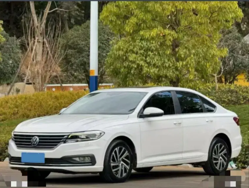 2022 Volkswagen Sagitar 1.2T 116HP L4 7DCT