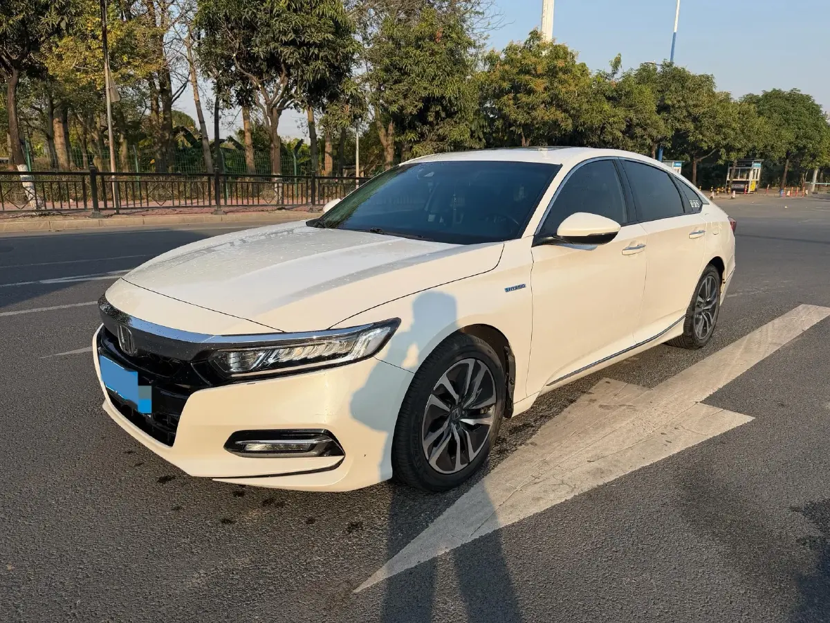2018 Honda Accord 2.0L 146HP L4 E-CVT Hybrid
