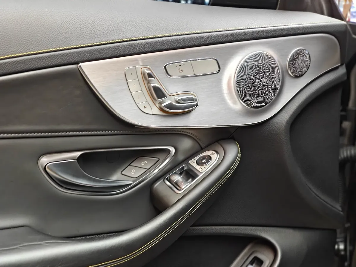 2021 Mercedes-Benz C AMG 4.0T 476HP V8 9AT,autocango,china used car exporter,china ev exporter,chinese used car exporter,chinese used ev exporter