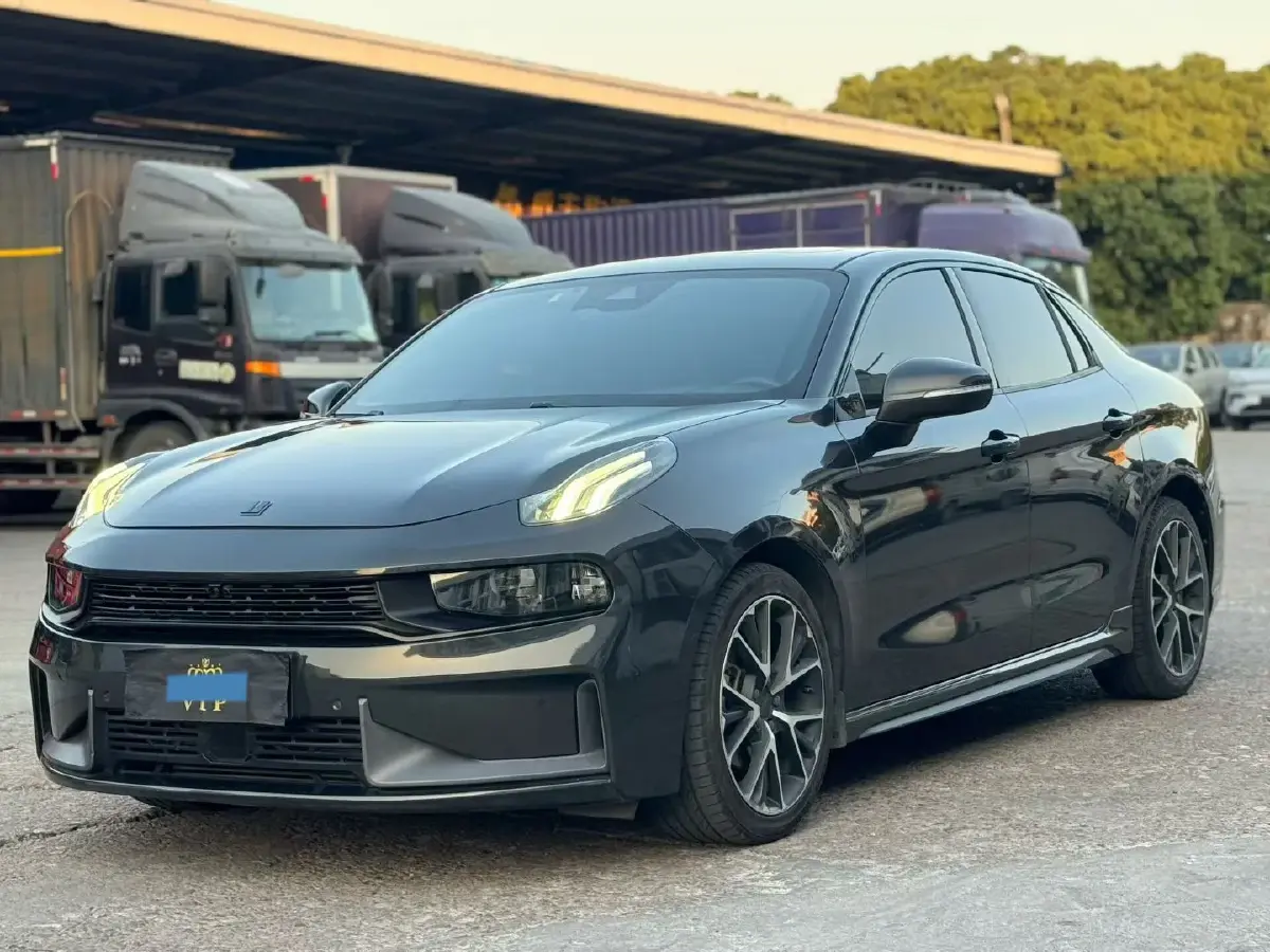 2019 LYNK&CO 03 2.0T 190HP L4 6AT