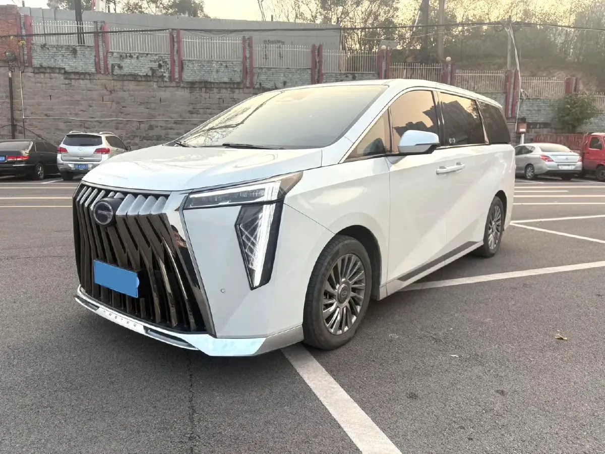 2023 GAC Trumpchi M8 2.0T 190HP L4 E-CVT Hybrid