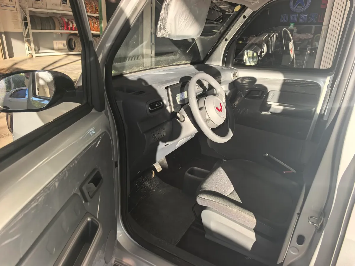 2025 WuLing ZhiGuang BEV 17.7KWH,autocango,china used car exporter,china ev exporter,chinese used car exporter,chinese used ev exporter