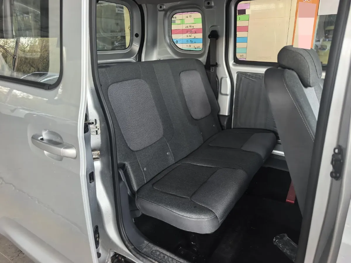 2025 WuLing ZhiGuang BEV 17.7KWH,autocango,china used car exporter,china ev exporter,chinese used car exporter,chinese used ev exporter