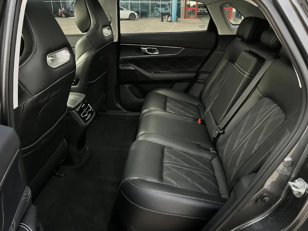 2024 ChangAn UNI-K iDD 1.5T 170HP L4 6TCT PHEV 28.4KWH,autocango,china used car exporter,china ev exporter,chinese used car exporter,chinese used ev exporter