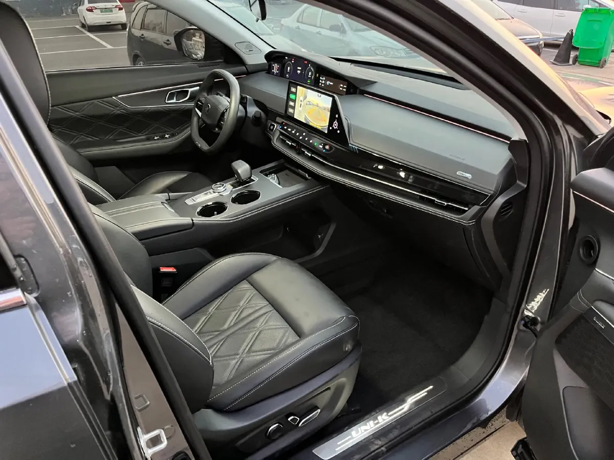 2024 ChangAn UNI-K iDD 1.5T 170HP L4 6TCT PHEV 28.4KWH,autocango,china used car exporter,china ev exporter,chinese used car exporter,chinese used ev exporter