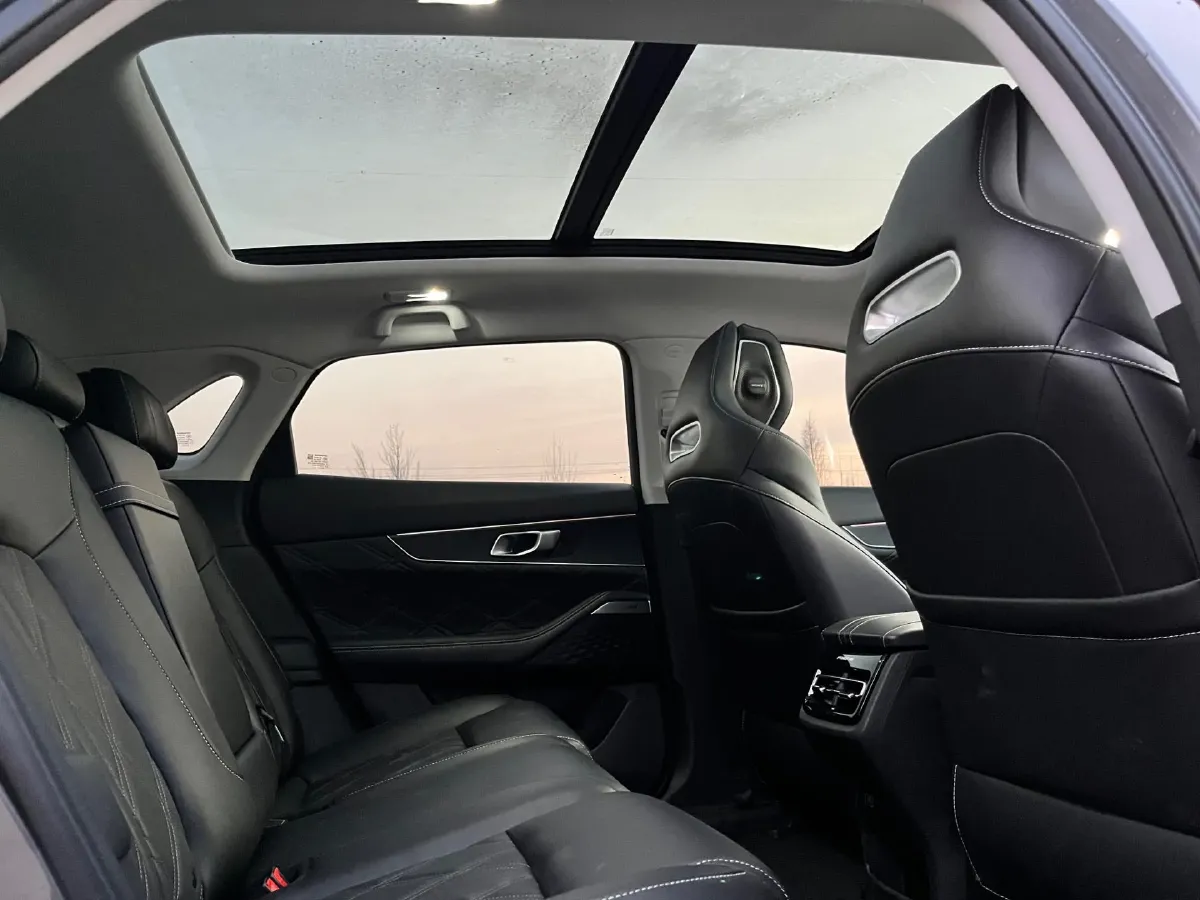 2024 ChangAn UNI-K iDD 1.5T 170HP L4 6TCT PHEV 28.4KWH,autocango,china used car exporter,china ev exporter,chinese used car exporter,chinese used ev exporter