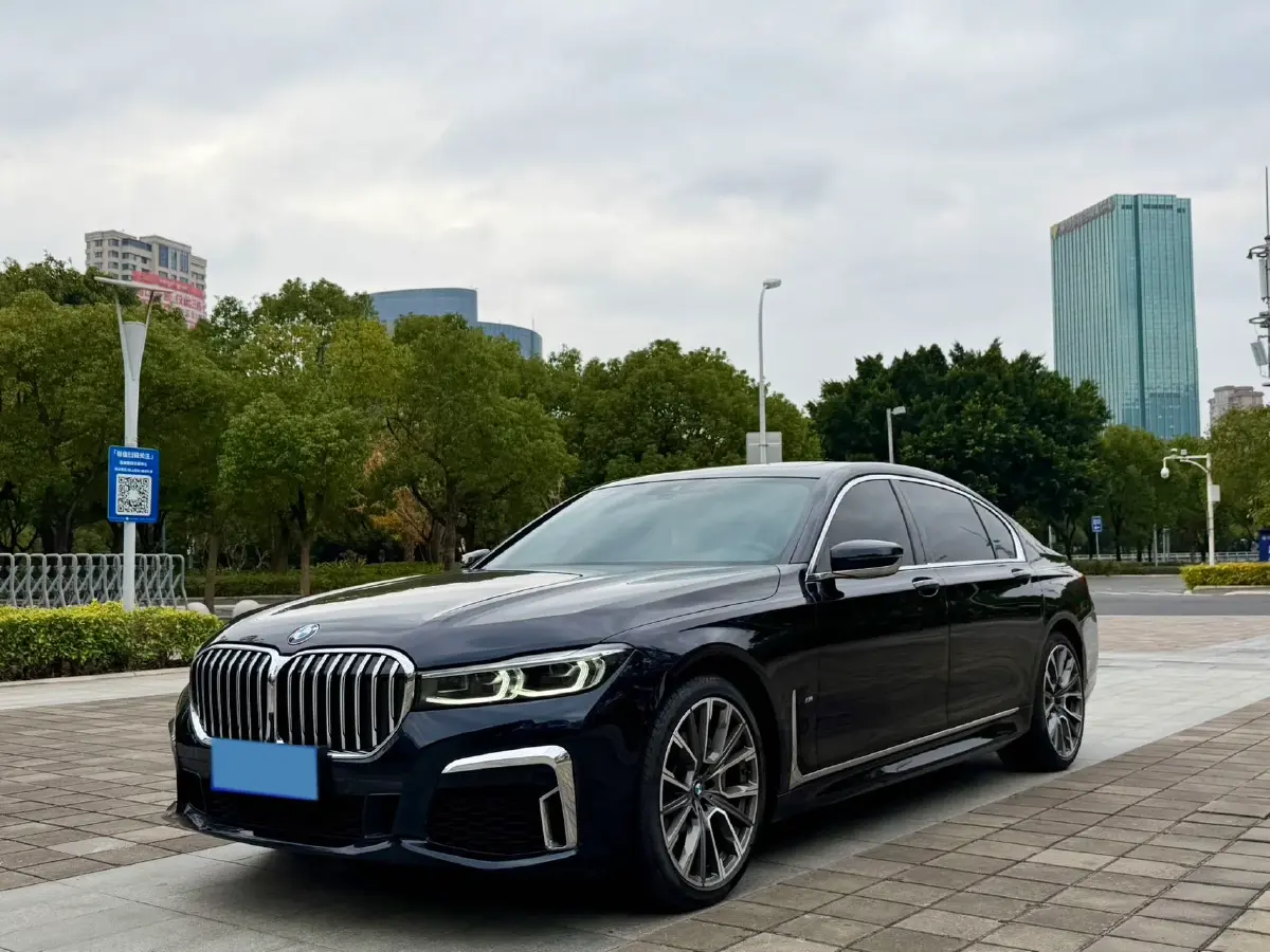 2019 BMW 7 Series 3.0T 340HP L6 8AT