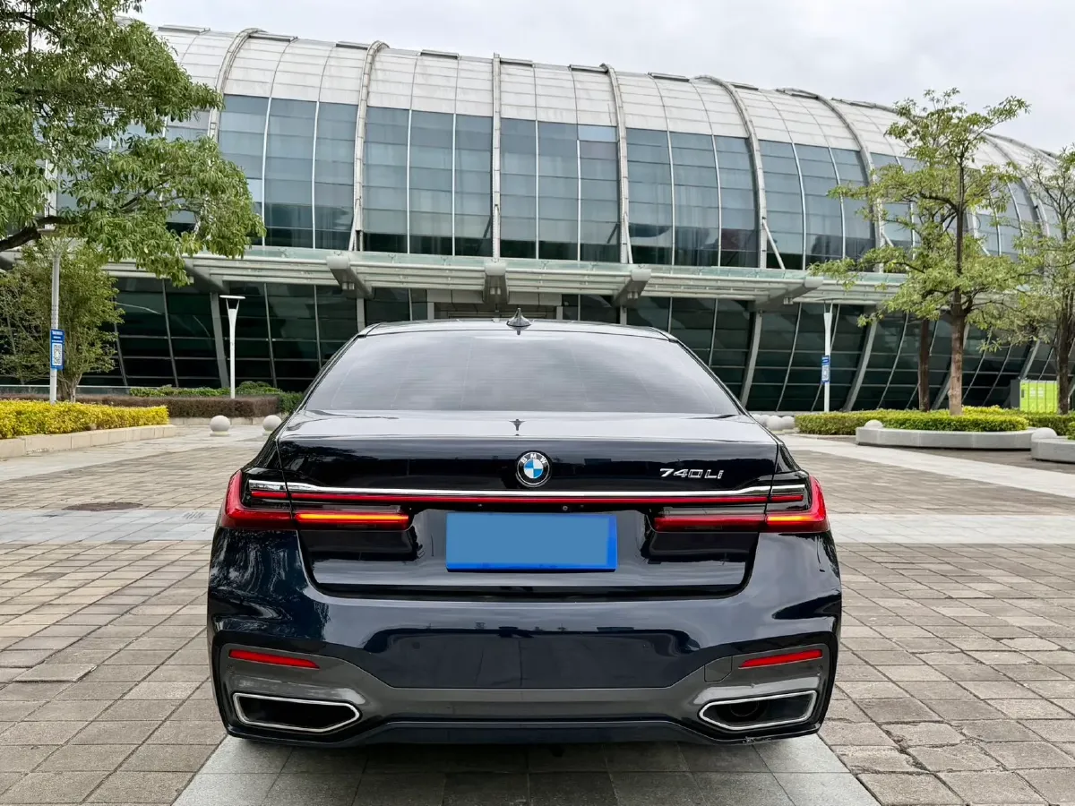 2019 BMW 7 Series 3.0T 340HP L6 8AT,autocango,china used car exporter,china ev exporter,chinese used car exporter,chinese used ev exporter