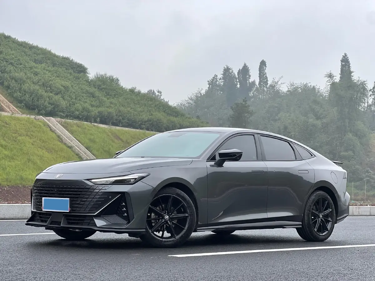 2024 ChangAn UNI-V 1.5T 188HP L4 7DCT