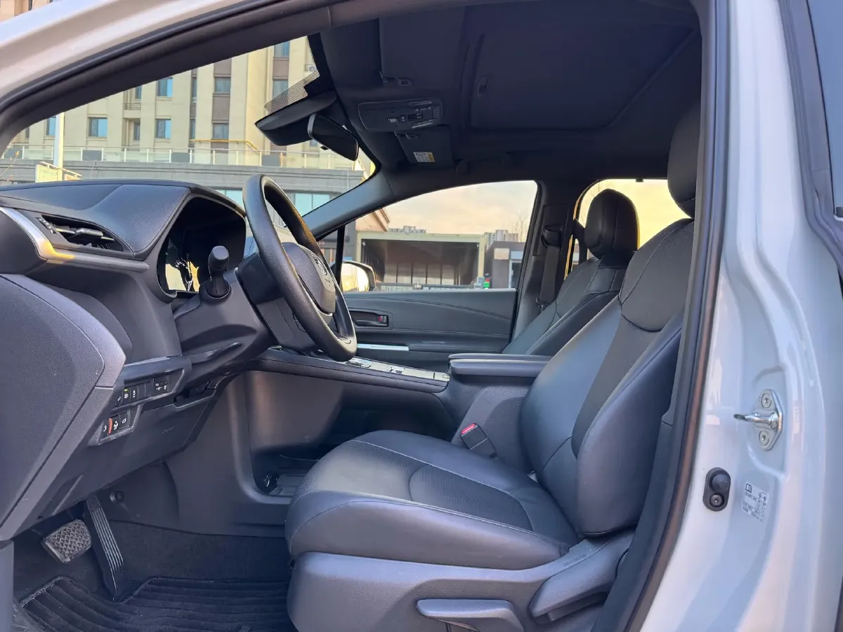 2026 Toyota Granvia 2.5L 189HP L4 E-CVT Hybrid,autocango,china used car exporter,china ev exporter,chinese used car exporter,chinese used ev exporter