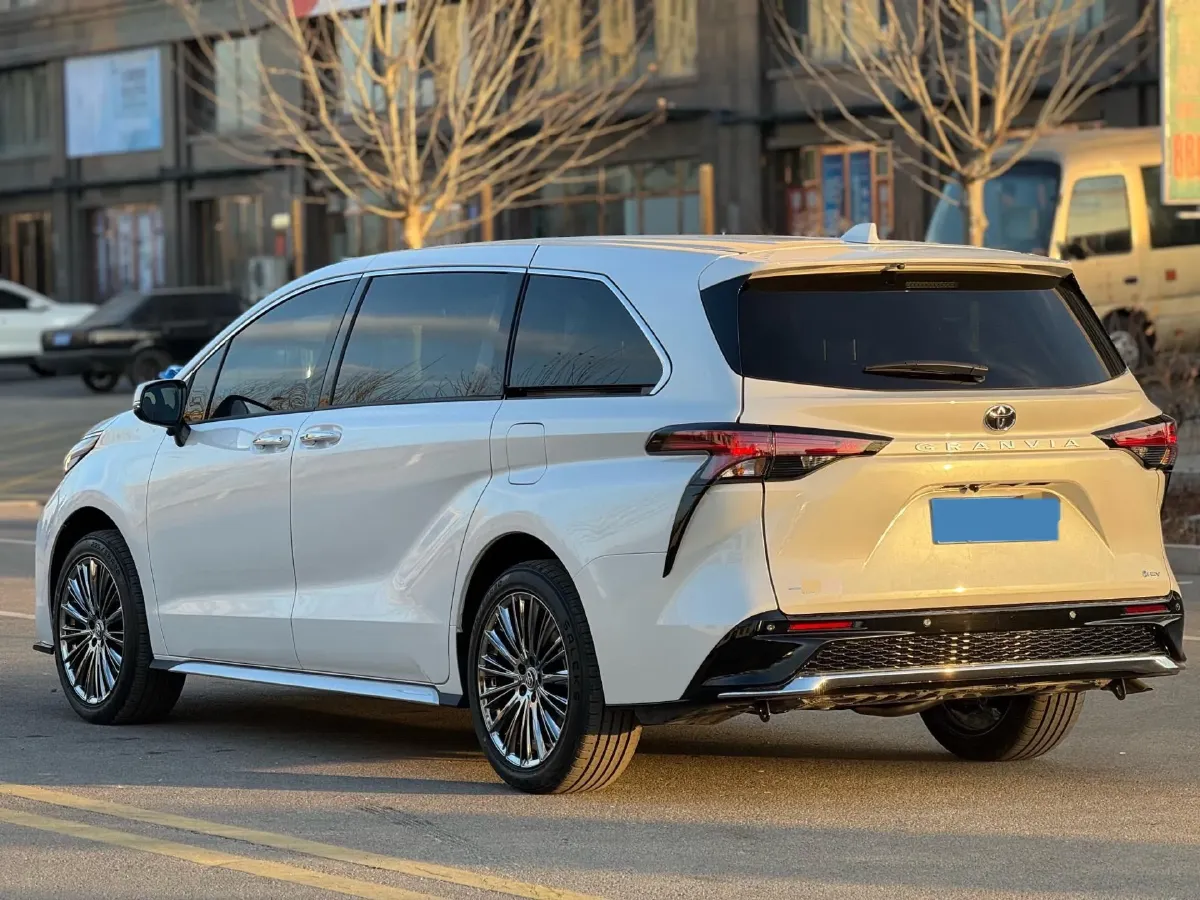 2026 Toyota Granvia 2.5L 189HP L4 E-CVT Hybrid,autocango,china used car exporter,china ev exporter,chinese used car exporter,chinese used ev exporter